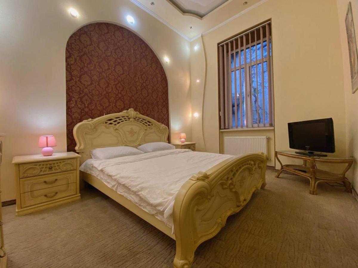 Apartment Veronica In Center Lviv Kültér fotó